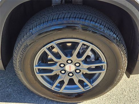 Used 2025 GMC Acadia Elevation image 9