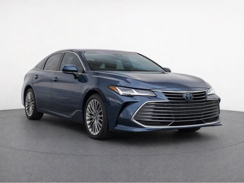 Used 2022 Toyota Avalon Limited w/ Advanced Safety Package FWD image 1
