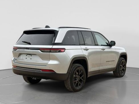 New 2026 Jeep Grand Cherokee Altitude AWD/4WD image 4