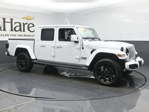 Used 2023 Jeep Gladiator Overland AWD/4WD image 6