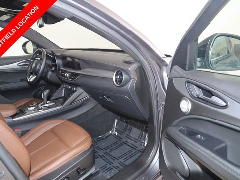 Used 2024 Alfa Romeo Stelvio Ti AWD/4WD image 43