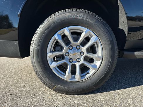 New 2026 Chevrolet Suburban LS image 33