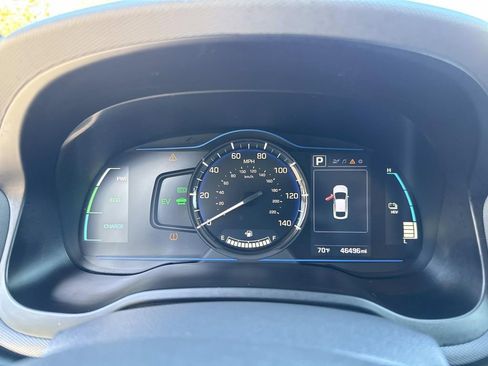 Used 2019 Hyundai Ioniq Plug-In Hybrid image 38