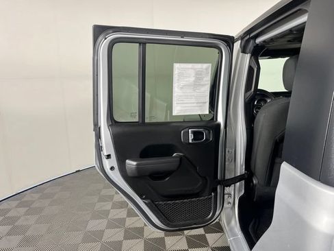 Used 2022 Jeep Gladiator Sport AWD/4WD image 33