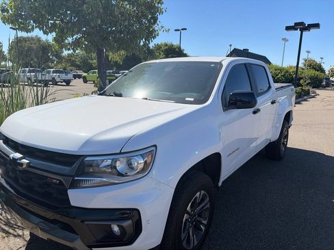 Used 2022 Chevrolet Colorado Z71 AWD/4WD image 3