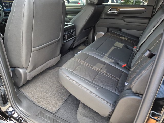 Used 2025 Chevrolet Silverado 2500 High Country w/ High Country Premium Package AWD/4WD image 13