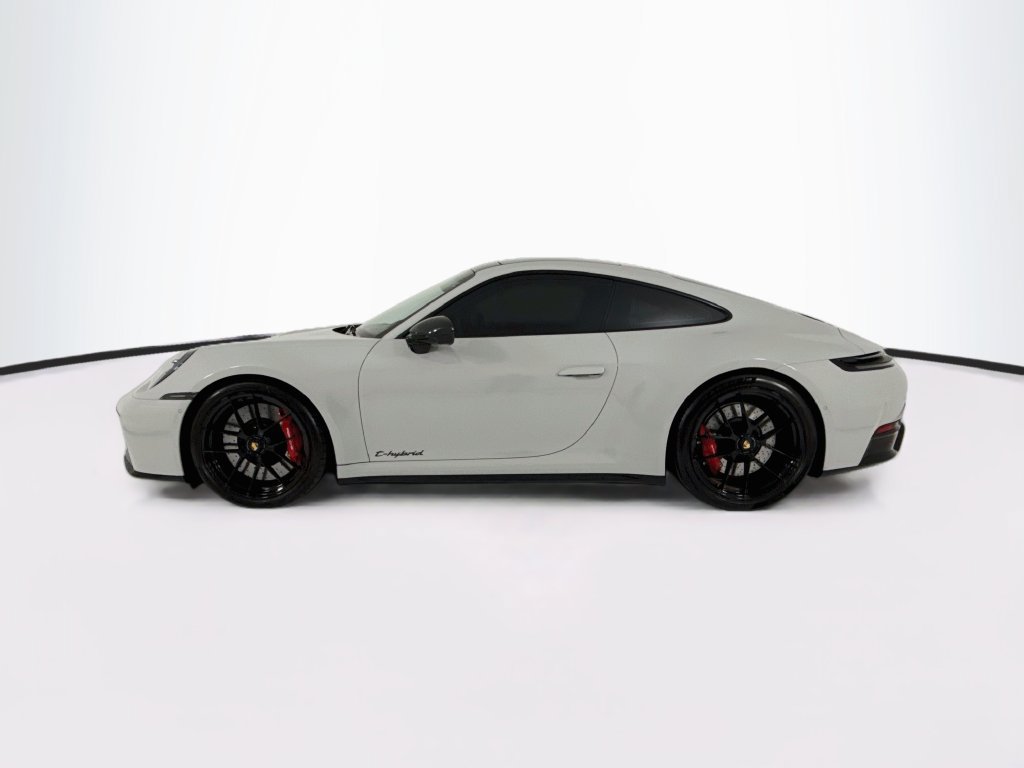 Used 2026 Porsche 911 Carrera GTS RWD image 2