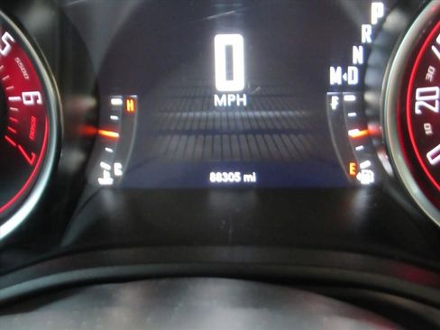 Used 2019 Dodge Challenger SXT image 25