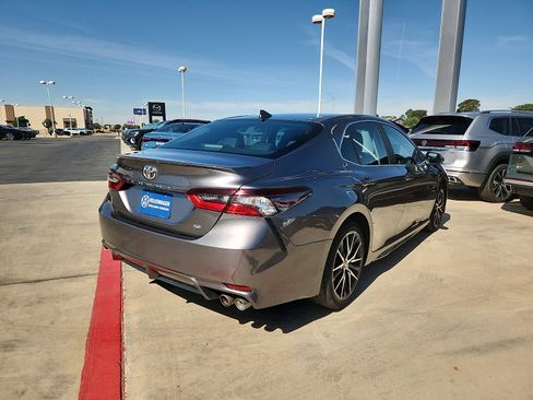 Used 2023 Toyota Camry SE FWD image 7