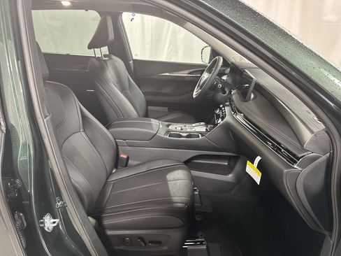 Certified 2026 INFINITI QX60 Luxe w/ Family Package image 33