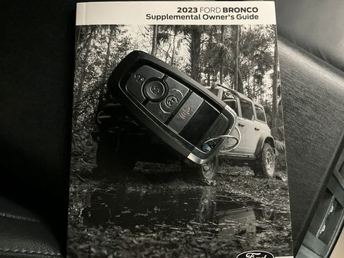 Used 2023 Ford Bronco Wildtrak AWD/4WD image 14