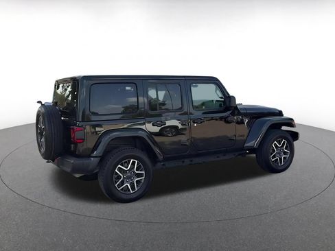 Used 2025 Jeep Wrangler Unlimited Sahara AWD/4WD image 14