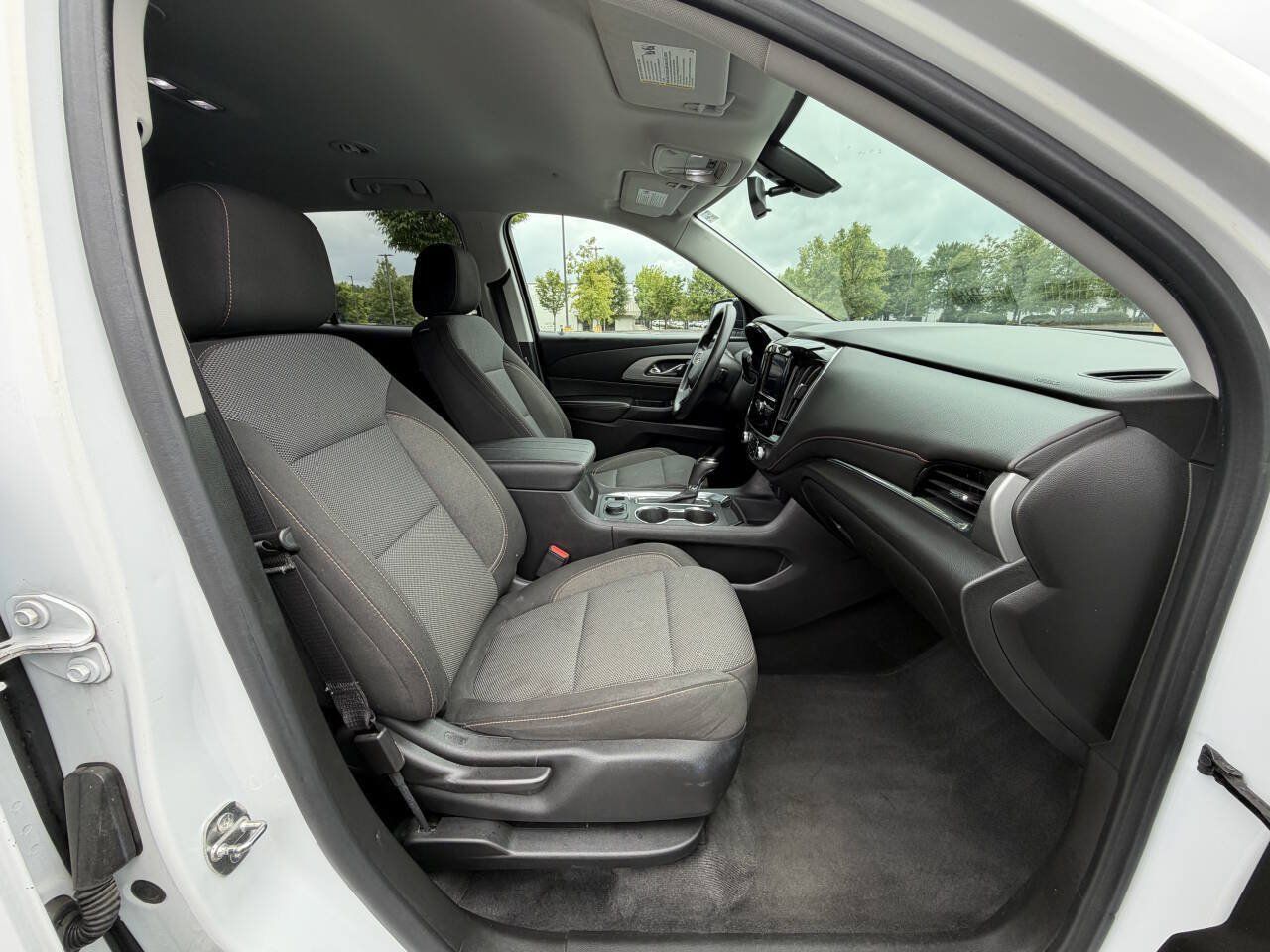 Used 2020 Chevrolet Traverse LS FWD image 17