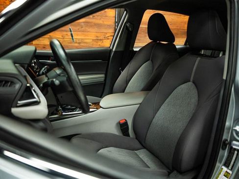 Used 2024 Toyota Camry LE image 9