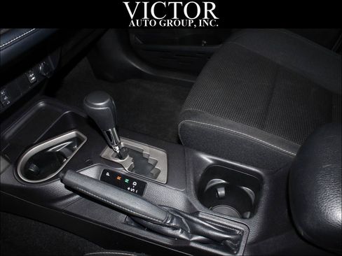 Used 2018 Toyota RAV4 XLE AWD/4WD image 23