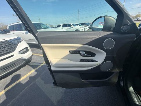 Used 2016 Land Rover Range Rover Evoque HSE image 11