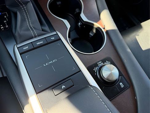 Used 2020 Lexus RX 350L FWD image 44