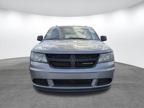 Used 2020 Dodge Journey SE w/ Blacktop Package FWD image 2