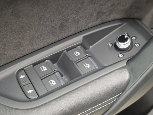 Used 2019 Audi SQ5 Premium Plus AWD/4WD image 27