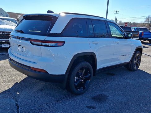 New 2025 Jeep Grand Cherokee 4WD image 5