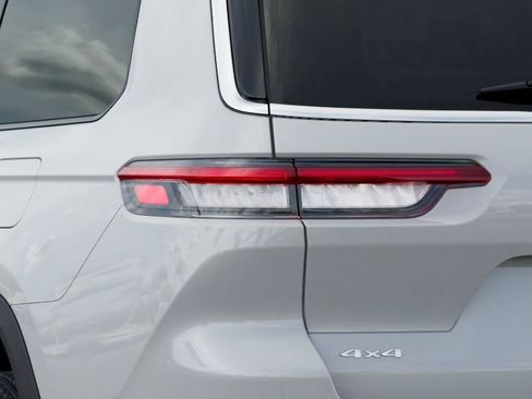 New 2026 Jeep Grand Cherokee L Limited w/ Trailer Tow Package AWD/4WD image 9