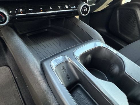 New 2026 Chevrolet Equinox EV LT image 28