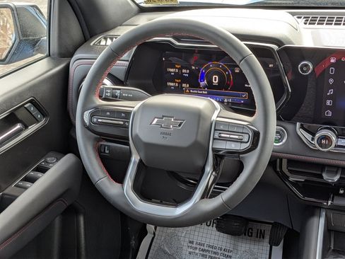 Used 2024 Chevrolet Colorado Z71 w/ Z71 Convenience Package 2 image 15