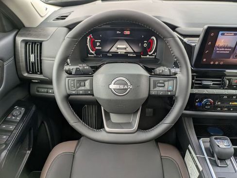 New 2026 Nissan Pathfinder Platinum image 26