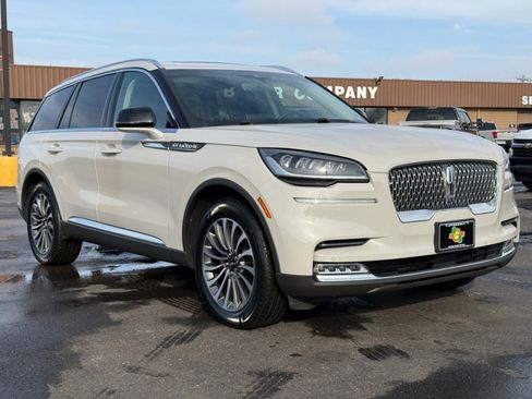 Used 2021 Lincoln Aviator Reserve image 2