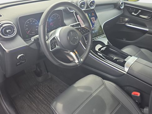 Used 2025 Mercedes-Benz GLC 300 4MATIC image 16