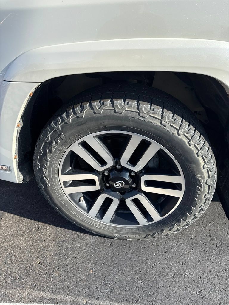 Used 2019 Toyota 4Runner Limited AWD/4WD image 39