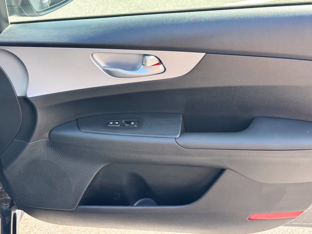 Used 2024 Kia Forte LXS FWD image 22