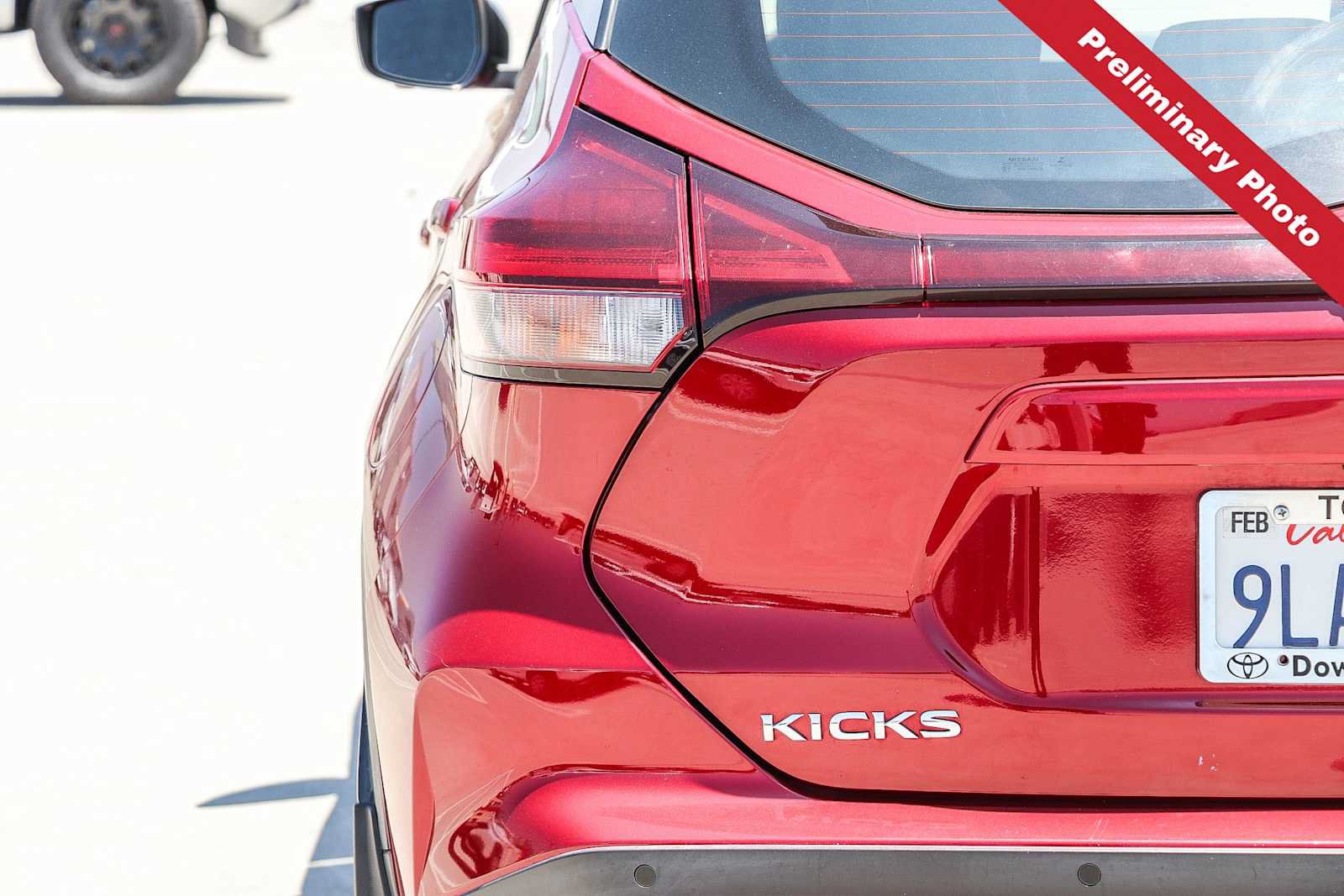 Used 2022 Nissan Kicks SR FWD image 9