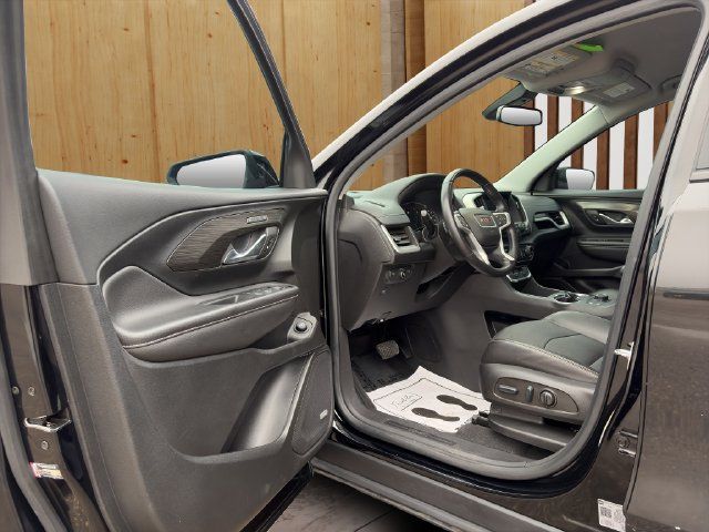 Used 2022 GMC Terrain SLT w/ Infotainment Package II AWD/4WD image 19