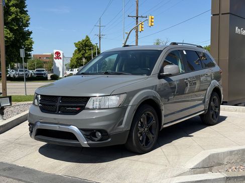 Used 2020 Dodge Journey Crossroad FWD image 9