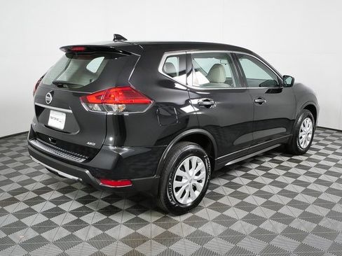Used 2017 Nissan Rogue S image 3