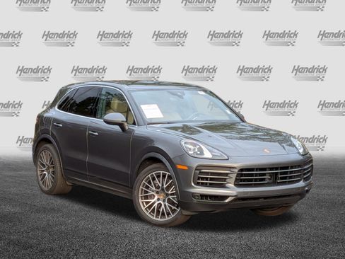 Used 2021 Porsche Cayenne image 2