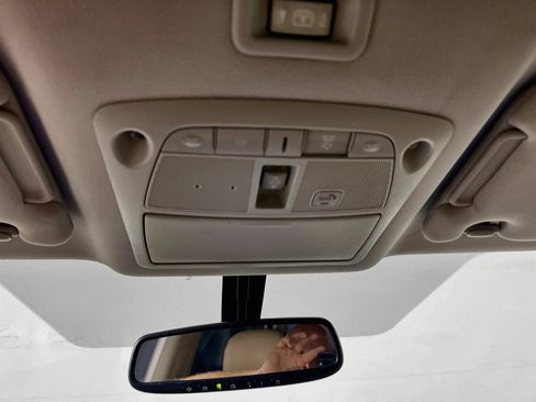 Used 2018 Nissan Pathfinder Platinum FWD image 20