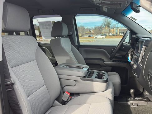 Used 2017 Chevrolet Silverado 1500 Custom w/ Custom Convenience Package image 11