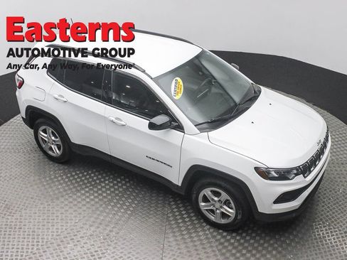Used 2024 Jeep Compass Latitude AWD/4WD image 3