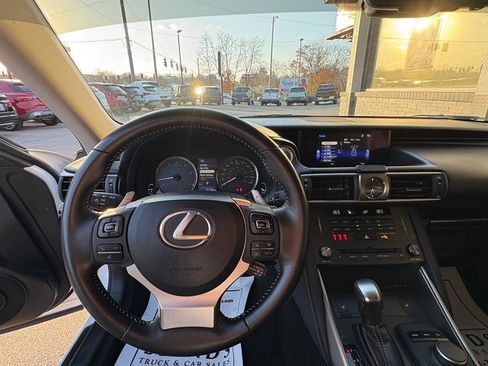 Used 2019 Lexus IS 300 AWD image 19