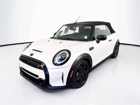 Certified 2024 MINI Cooper S image 3