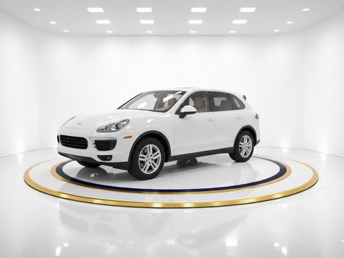 Used 2016 Porsche Cayenne image 2