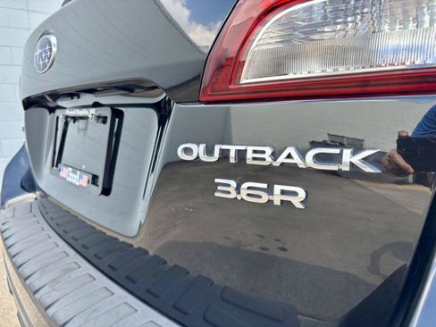 Used 2018 Subaru Outback 3.6R Touring AWD/4WD image 29