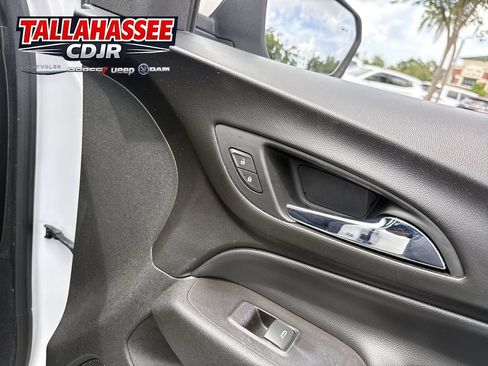 Used 2018 Chevrolet Equinox LT w/ Sun & Infotainment Package FWD image 27