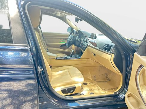 Used 2013 BMW 320i Sedan RWD image 15