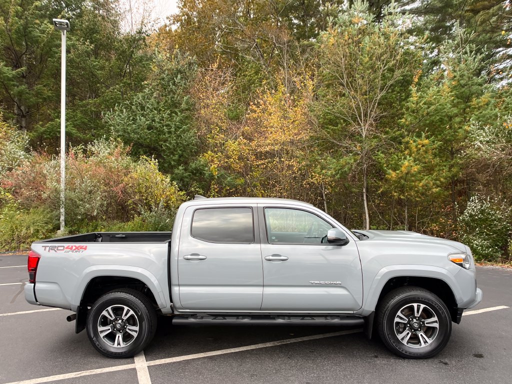 Used 2019 Toyota Tacoma TRD Sport w/ Technology Package AWD/4WD image 6