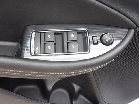 Used 2016 Chevrolet Impala LT w/ Convenience Package FWD image 11