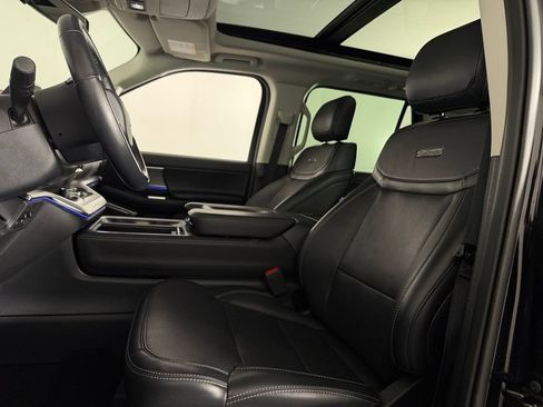 Used 2025 Ford Expedition Platinum AWD/4WD image 24