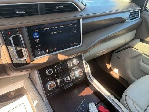 Used 2021 GMC Yukon XL Denali w/ Denali Premium Package AWD/4WD image 30